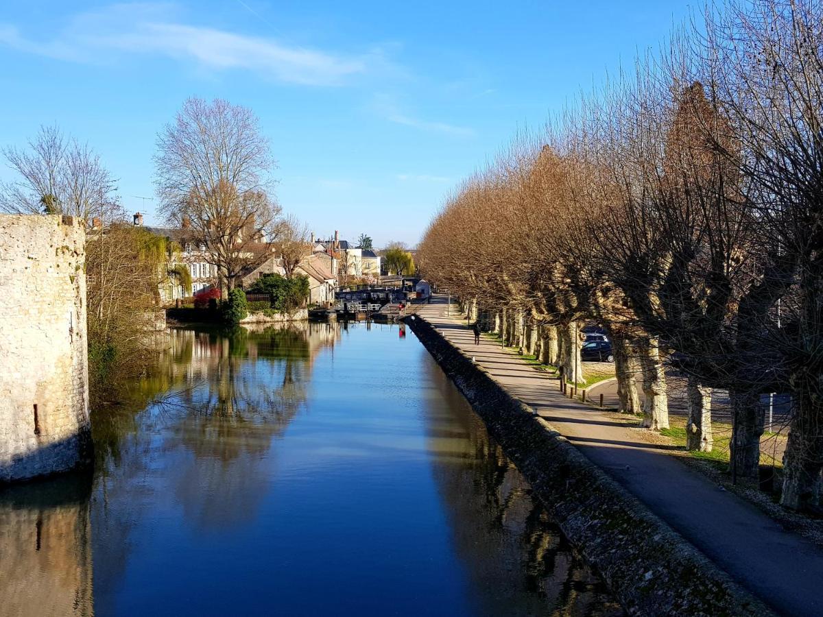 La Maison Virginie 1 A 2 Pers Charmant Hyper Centre- Cour- Parking- Linge- Fibre- Proximite Lac Canal Piscine Montargis Dış mekan fotoğraf