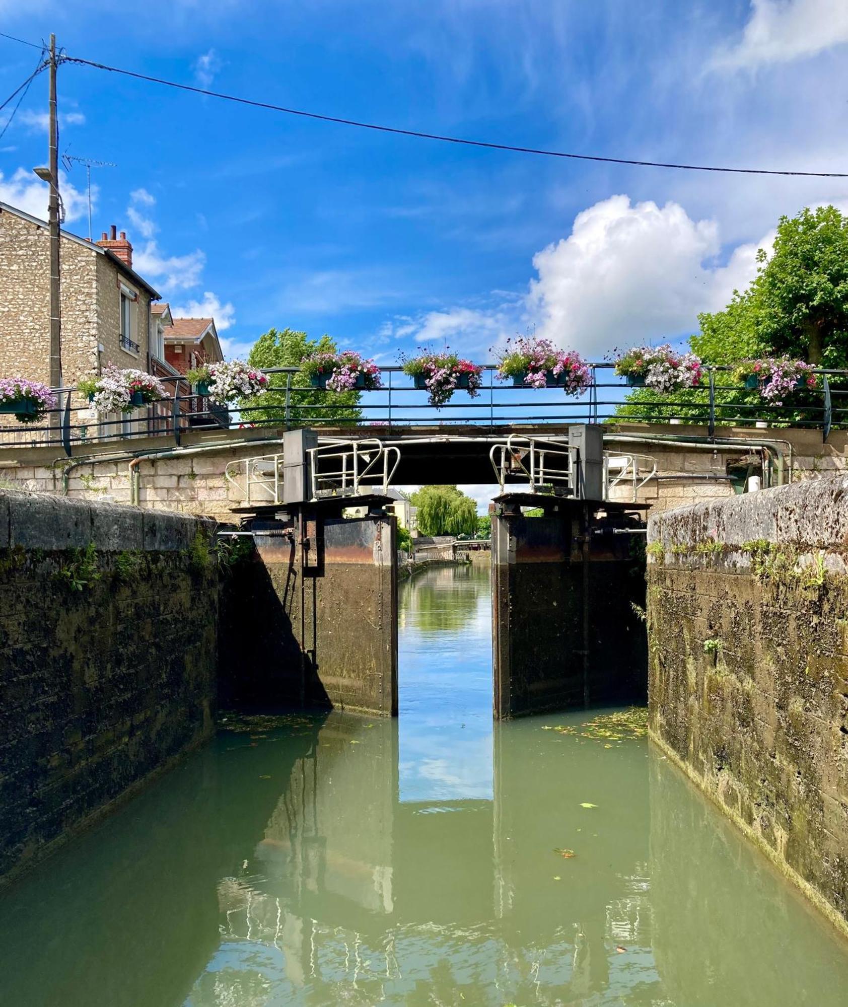 La Maison Virginie 1 A 2 Pers Charmant Hyper Centre- Cour- Parking- Linge- Fibre- Proximite Lac Canal Piscine Montargis Dış mekan fotoğraf